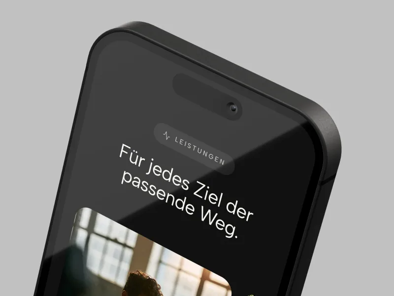 Body Performance Website auf einem iPhone in Nahaufnahme