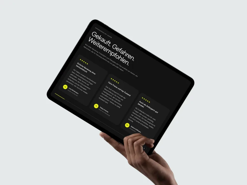 Automobilzentrum Singer Website auf einem Tablet in der Hand